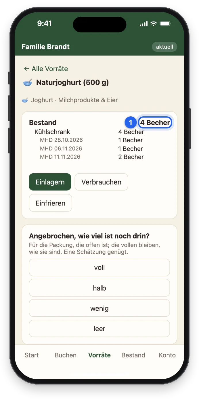 Der Naturjoghurt mit Bestand 4 Becher im Kühlschrank